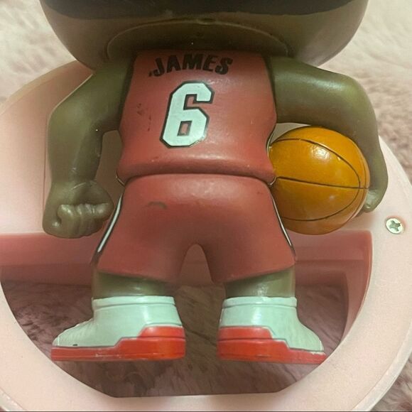 Funko Pop NBA Lebron James #6 - Picture 10 of 10
